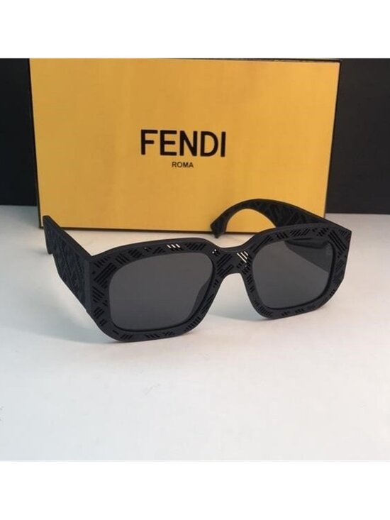 Authentic - New FE40113i 02A FENDI FE40113I Shadow rectangle acetate sunglass